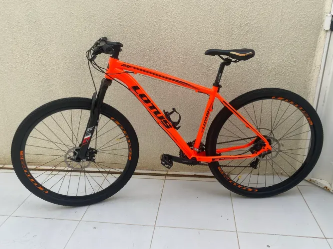 Bicicleta LOTUS, Aro 29 Kit Shimano 