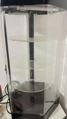 Vitrine Expositor Giratório em Acrílico com Iluminação