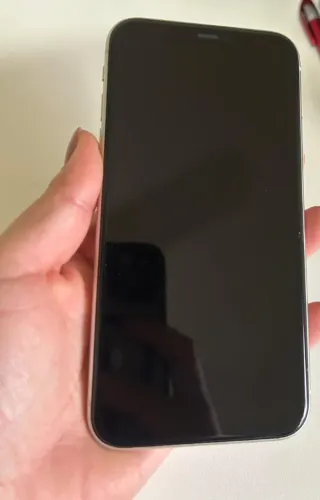 iPhone 11 funcionando perfeitamente