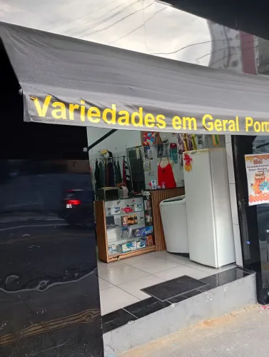 Passo este ponto comercial com tudo que se encontra no imóvel , ponto bem localizado 