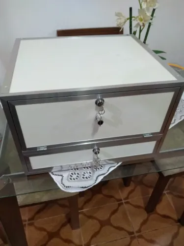 Caixa para cédulas e objetos