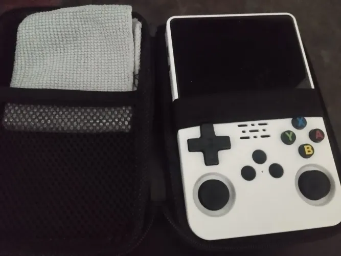 R36 gamer portátil novo