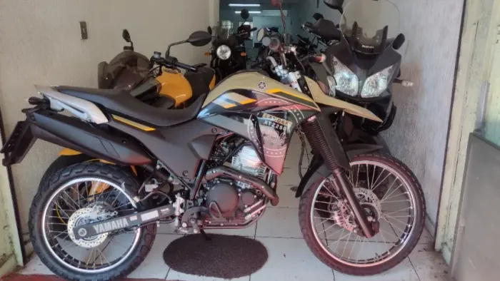 Yamaha XTZ 250 Lander ABS Flex em ótimo estado com apenas 15.900 km e damos garantia total