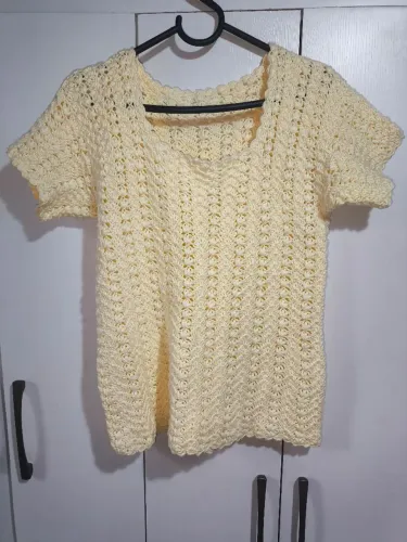 Blusa de crochê - amarelo manteiga (M)