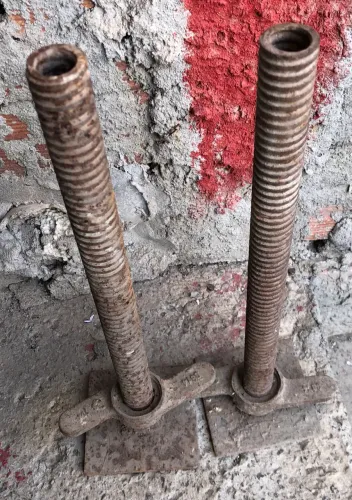 Sapata Andaime Perna Regulável 45cm Porca Segurança Construção