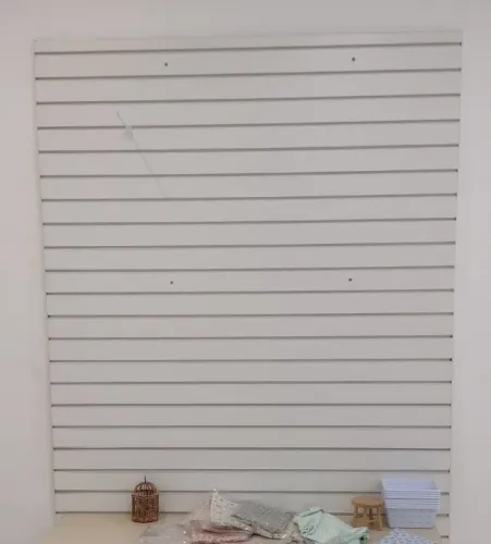 Expositor - Painel Canaletado
