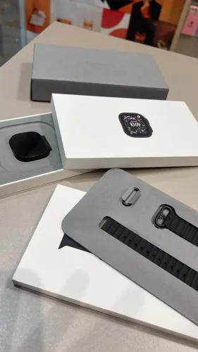 Ultra 3 49mm PRETO Seminovo (Garantia Apple até 27/01/2027) - SEMINOVO - RETIRADA EM LOJA