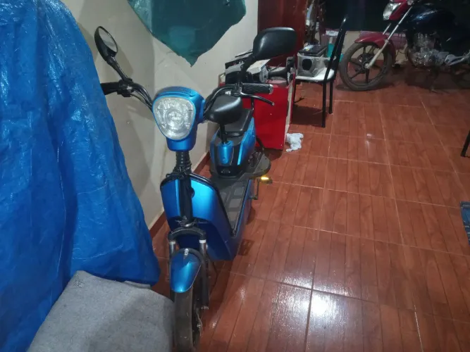 Mini scooter 350w possui nota fiscal