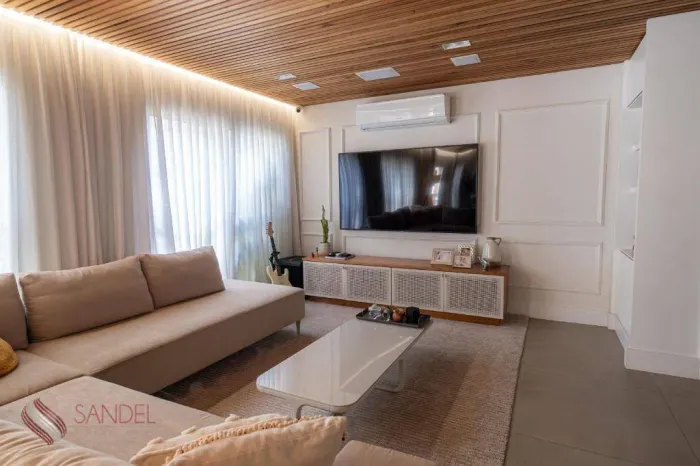 Casa Dupla à venda no Condomínio Flora Park, 320m ², 04 suítes, sendo suíte master com clo