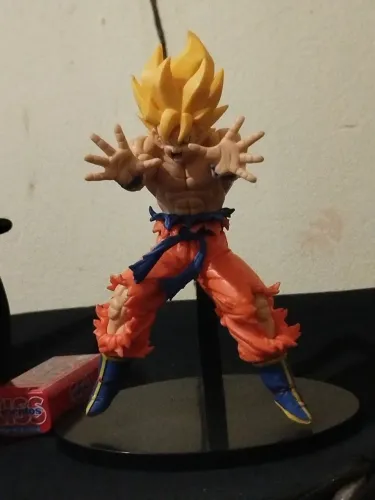 BONECO GOKU SUPER SAIYAJIN PEÇA DE COLECIONADOR