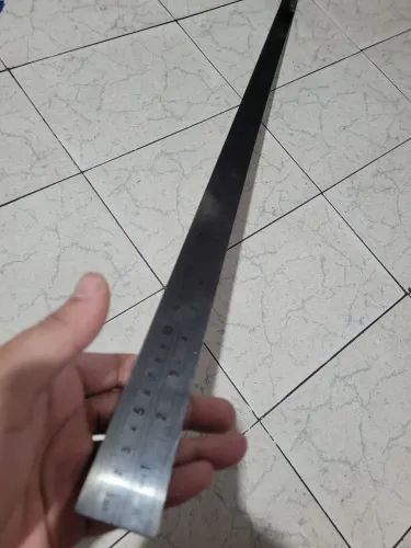 Régua de aço inox de 1 metro/ 1 cm ( graduada e centímetros e polegadas )