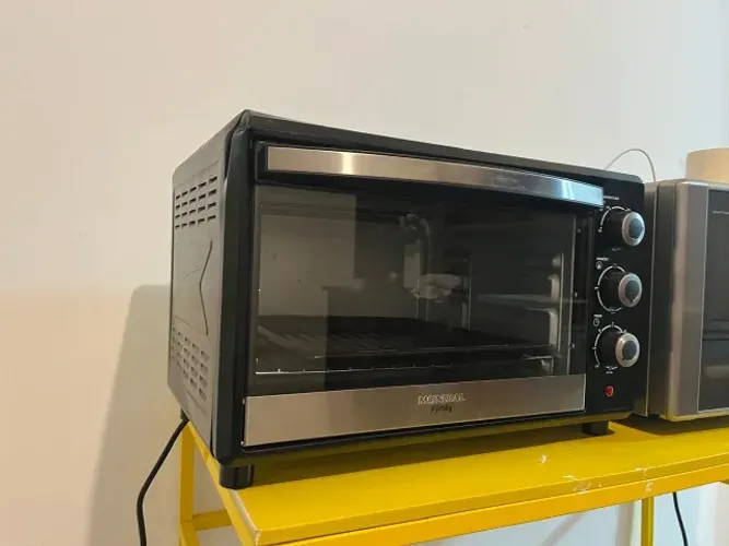 Forno elétrico Mondial Family - Preto com detalhes em inox