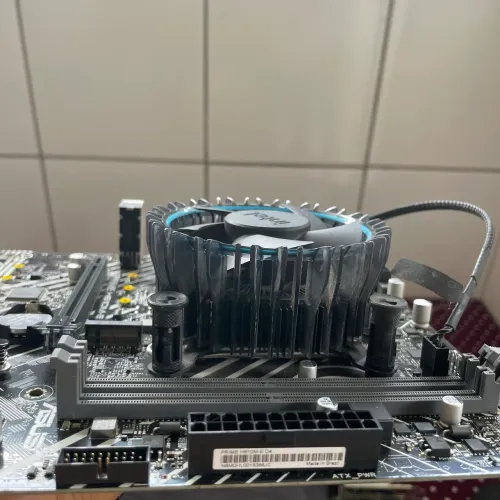 Placa mãe mais processador i3 12*geração 