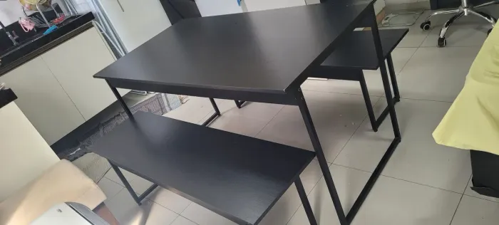 Mesa com banquetes