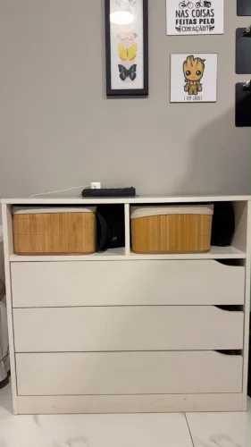 Cômoda de 3 gavetas e 2 nichos