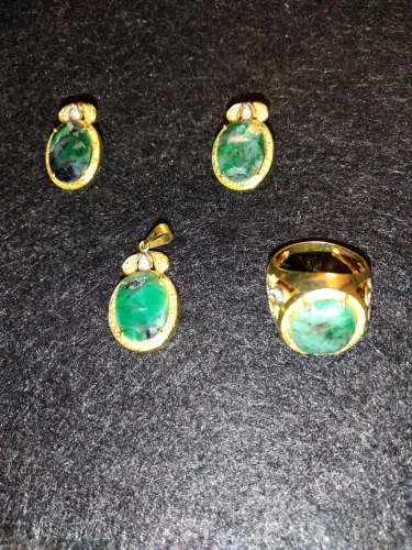 Conjunto esmeraldas colombianas,anel, brincos, pingente