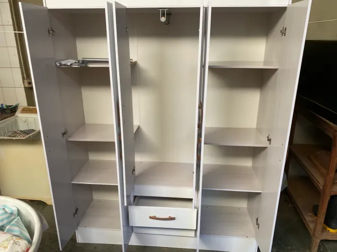 Guarda-roupa para sair rápido