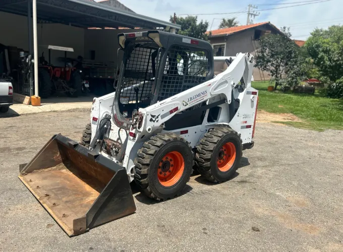 Bobcat S570 mini carregadeira 