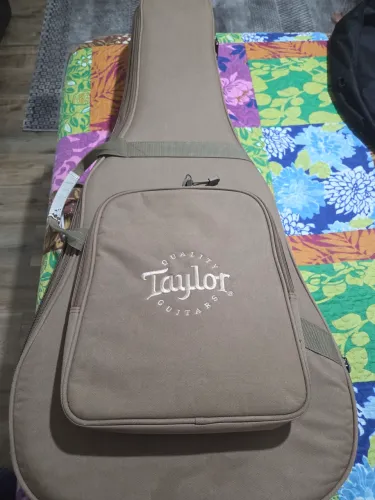 Violão Taylor 214 ce