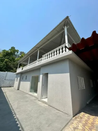 Casa Comercial e Residencial no Conjunto Ajuricaba 03 Qts/ Suite/ 05 Vagas