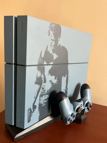 Playstation 4 Uncharted limited edition (frete gratis olx pay)