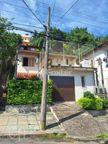 Casa à venda Rua Santiago Dantas, Cascata - Porto Alegre