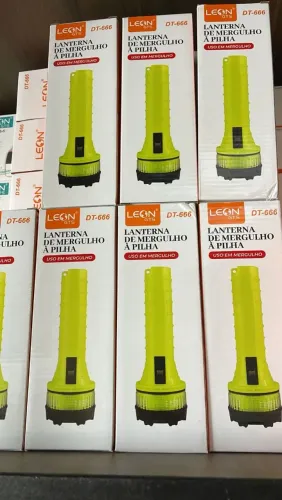 Lanterna mergulho prova dagua a pilha