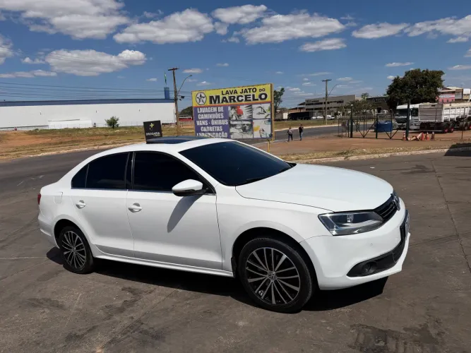 Volkswagen Jetta Highline 2.0 TSI 16V 4P Tiptronic 2013