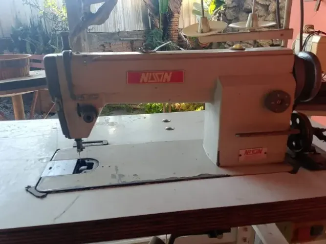 Máquina de Costura Reta Industrial Nissin - Funcionando Perfeitamente!