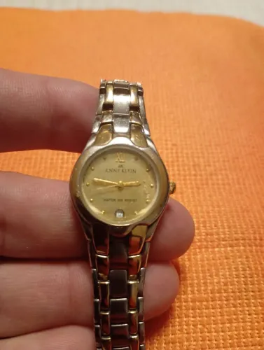 Relógio Anne Klein feminino dourado original ítem coleção.