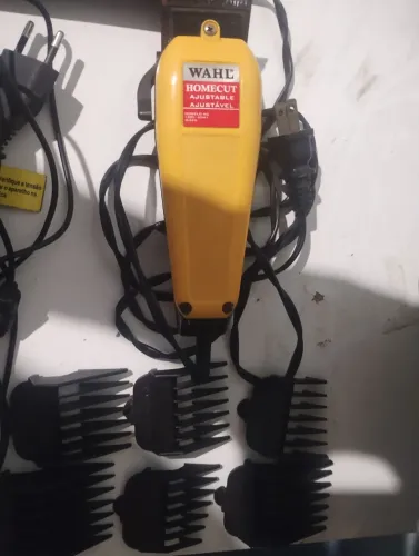 VENDO MÁQUINA DE CORTAR CABELO ORIGINAL DA MARCA WAHL