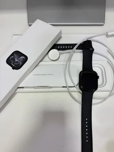 Apple Watch Series 11 GPS 46 mm - Preto - Apenas 4 meses de uso