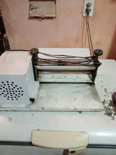 Vende-se um cilindro de mesa ideal para mini pizza salgadinho