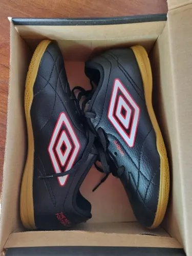 Chuteira umbro futsal n36