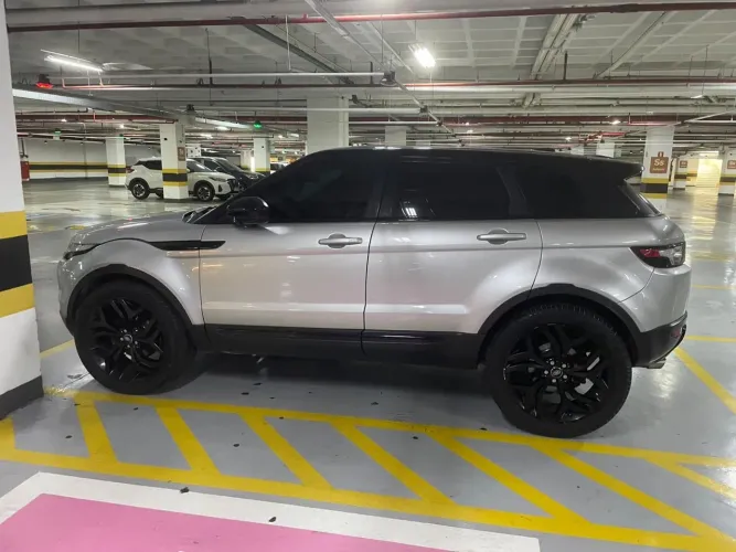 Land Rover Range Rover Evoque Pure 2.0 Aut. 5P 2015