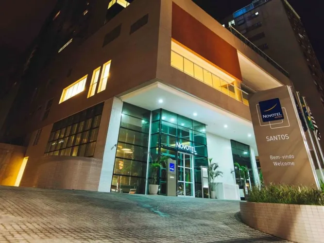 Novotel Santos, acomodações a apenas 7 minutos a pé da Praia do Gonzaga