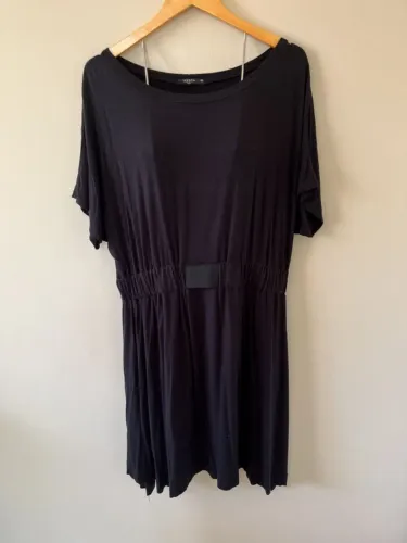 vestido preto gg
