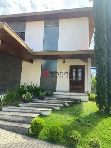 Casa/ Condomínio Mantiqueira/ 04 Dormitórios sendo 02 suítes/252m²/ São José dos Campos