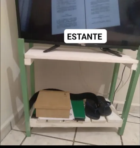 Estante em madeira
