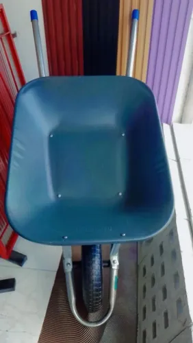 Carrinho de mão com pneu promoção
