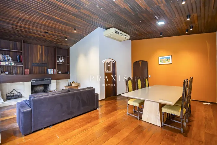 CASA em CURITIBA - PR no bairro JARDIM SCHAFFER- Referência PLC092.1