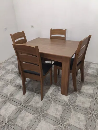 Mesa 4 cadeiras