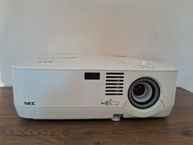 Projetor Nec NP410