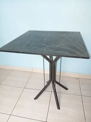 Mesa de mármore toda boa