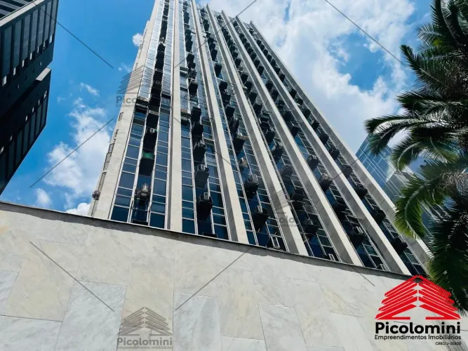 Sala comercial a venda na Avenida Paulista, 25 m2, sem vaga, a 100 metros do Metrô Brigade