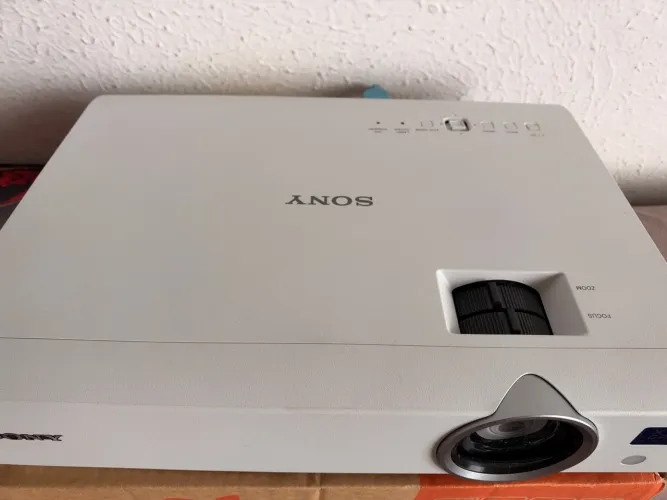 Projetor Sony VPL-DX130B XGA + controle e bolsa 