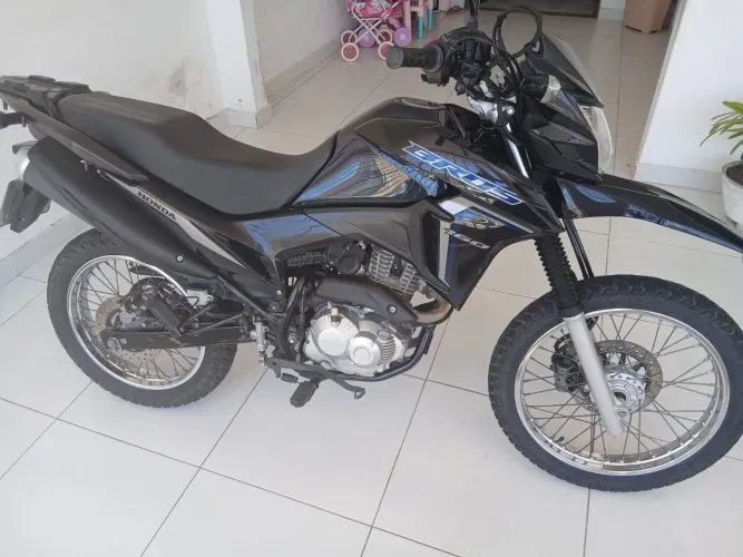 Moto Bros 23/24 sem marcas de uso 