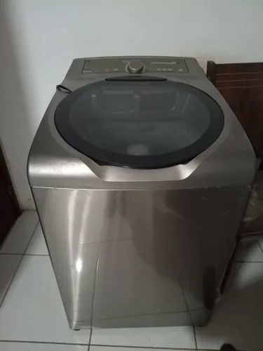 Máquina de lavar 11kg Brastemp cor de inox.Só não está centrifugando 400,00