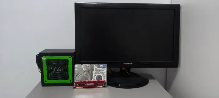 Kit de Peças para PC - Monitor + HDs + RAM DDR4 + Fonte