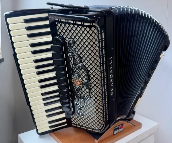 acordeon scandalli super VI TRADICIONE NOVO!!!